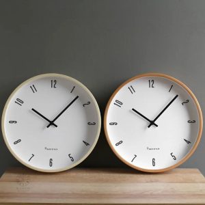 Horloge en bois au style minimaliste japonais