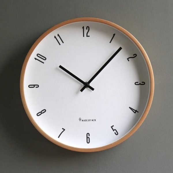 Horloge en bois design japonais pour intérieur