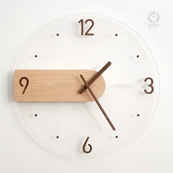 Horloge murale en bois au design minimaliste