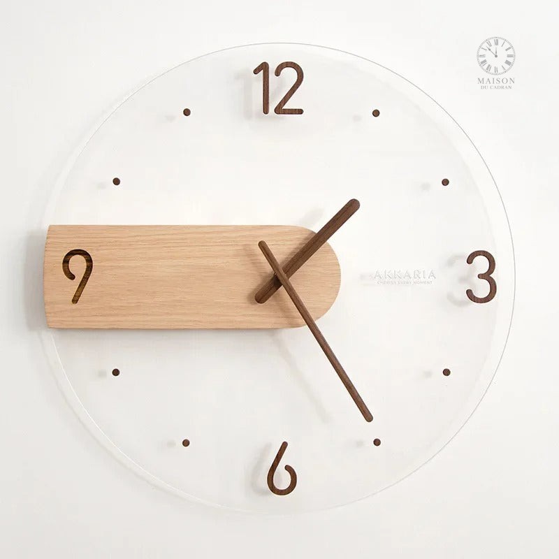 Horloge murale en bois au design minimaliste