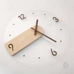 Horloge en bois, style épuré pour décoration moderne