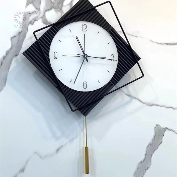 Horloge Murale Carrée, accessoire pratique et stylé