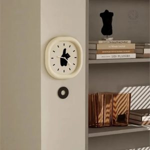 Horloge murale en forme de chat stylisé