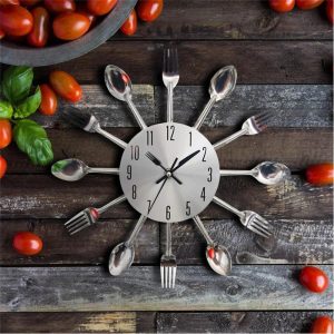 Horloge murale design pour une cuisine stylée