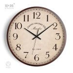 Horloge murale en bois pour décoration intérieure
