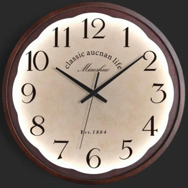 Horloge murale en bois, accessoire décoratif unique