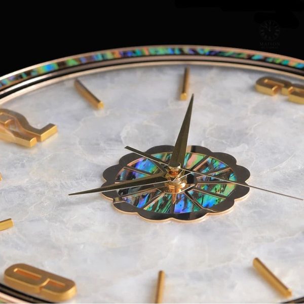 Horloge murale design avec finition haut de gamme
