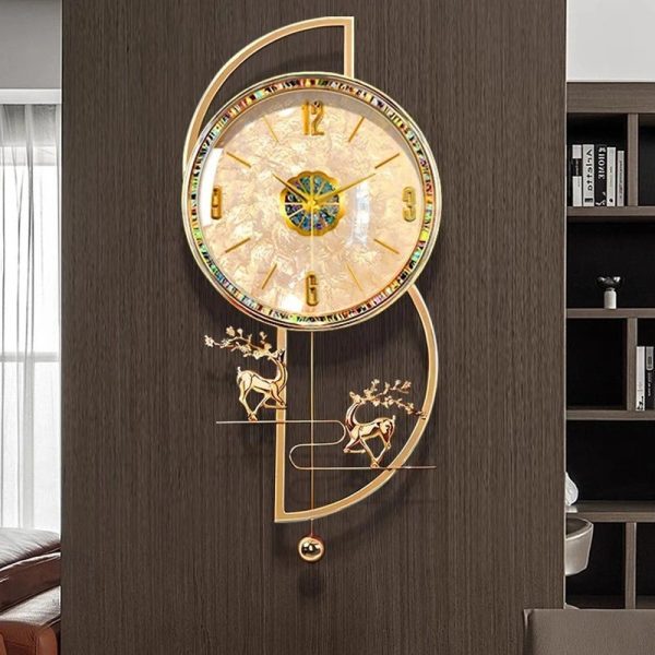 Horloge murale luxe, un élément décoratif essentiel
