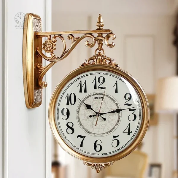 horloge-murale-double-face-1 Horloge murale double face moderne pour intérieur