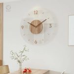 Horloge murale artisanale en bois naturel