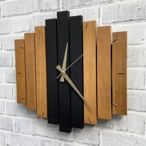 Horloge murale moderne en bois élégant