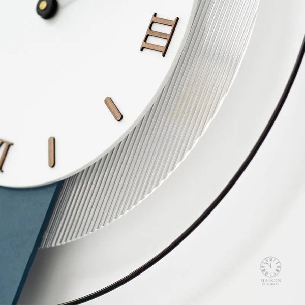 Horloge moderne en bois pour décoration intérieure