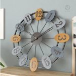 Horloge Murale Métallique au Design Original
