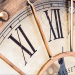 Horloge à engrenages pour une touche industrielle