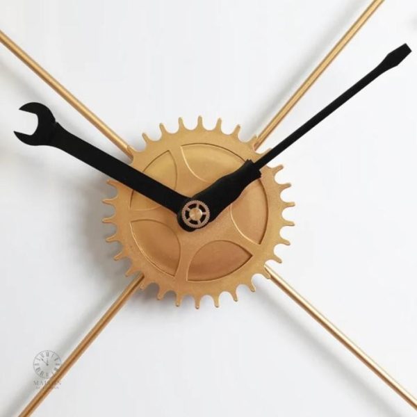 Horloge industrielle pour un intérieur contemporain