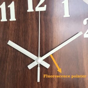 Horloge murale design avec éclairage LED intégré