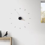 Horloge murale minimaliste au design contemporain