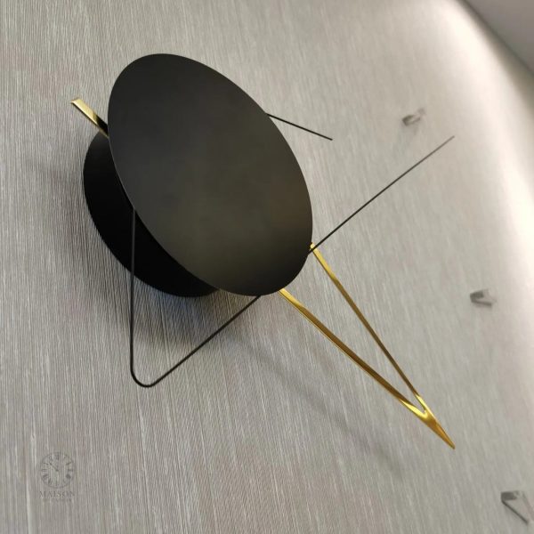 Horloge au design sobre pour intérieur stylé