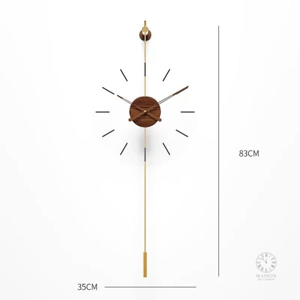 Horloge murale dorée au style sobre et raffiné