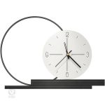 Élégante horloge murale moderne, accent minimaliste