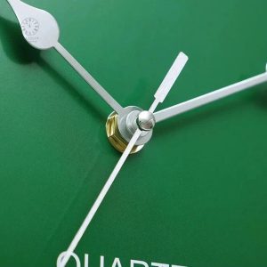 Horloge contemporaine pour décoration intérieure