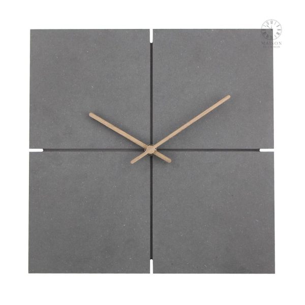 Horloge murale au style épuré et fonctionnel