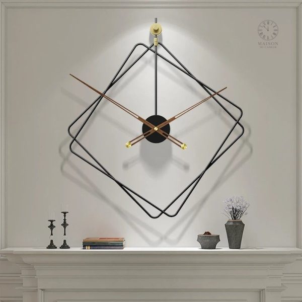 Horloge murale design noire avec chiffres minimalistes