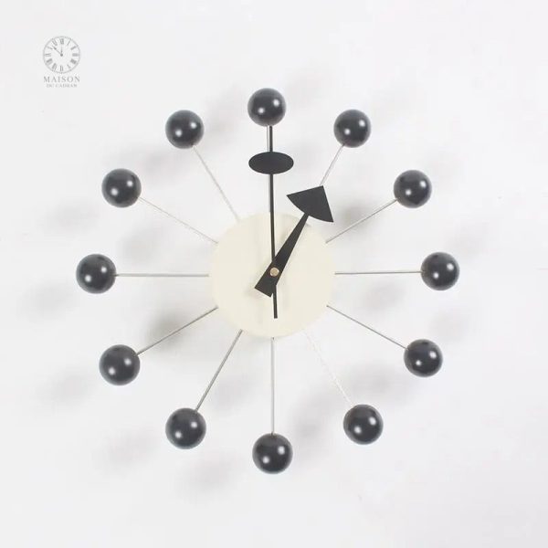 Horloge murale originale aux motifs innovants