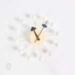 Horloge murale originale avec finition soignée