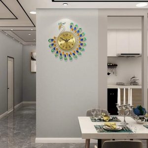 Horloge Paon, design artistique pour un intérieur moderne