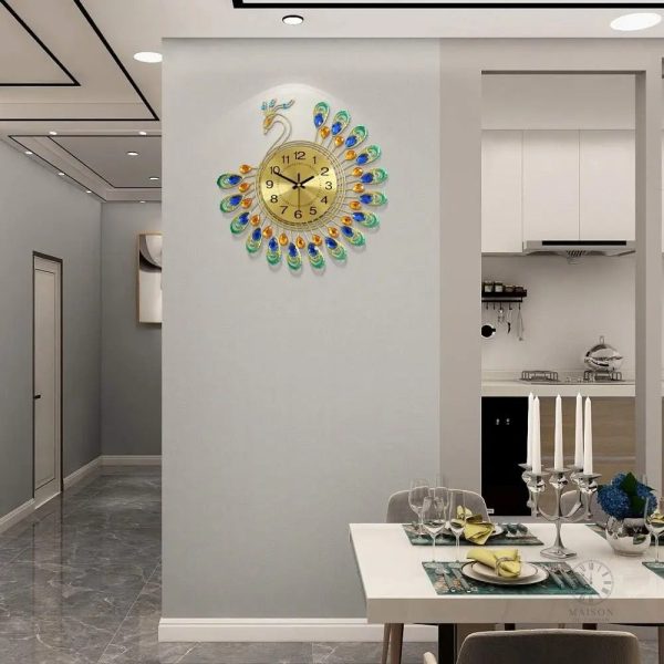 Horloge Paon, design artistique pour un intérieur moderne