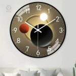 Horloge murale colorée pour salon