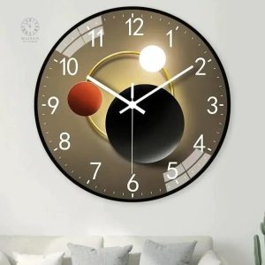 Horloge murale colorée pour salon