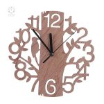 Horloge scandinave avec un design rustique élégant