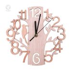 Horloge scandinave en bois avec une finition rustique