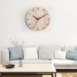 Horloge murale scandinave avec aiguilles stylées