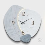 Horloge murale design, harmonie entre bois et style naturel