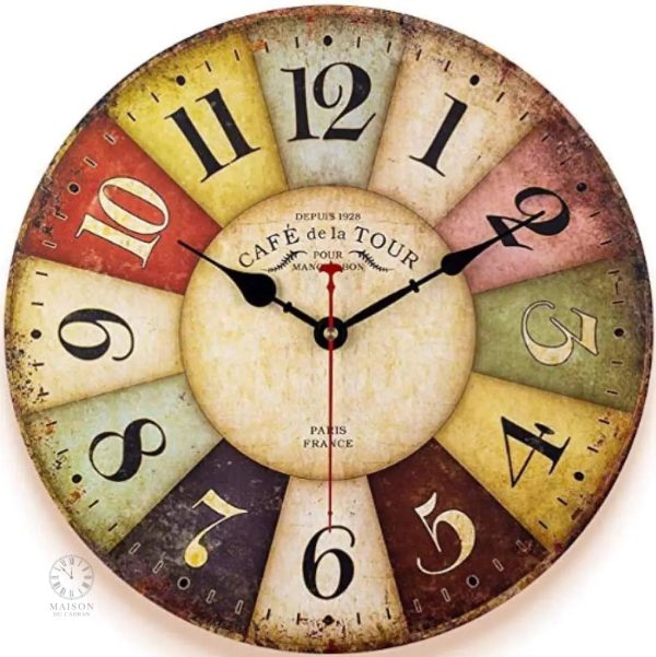Horloge murale décorative au style ancien