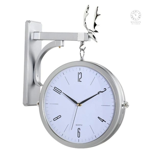 Horloge noire élégante, idéale pour un intérieur design