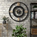 Horloge murale en métal, style contemporain