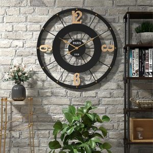 Horloge murale en métal, style contemporain