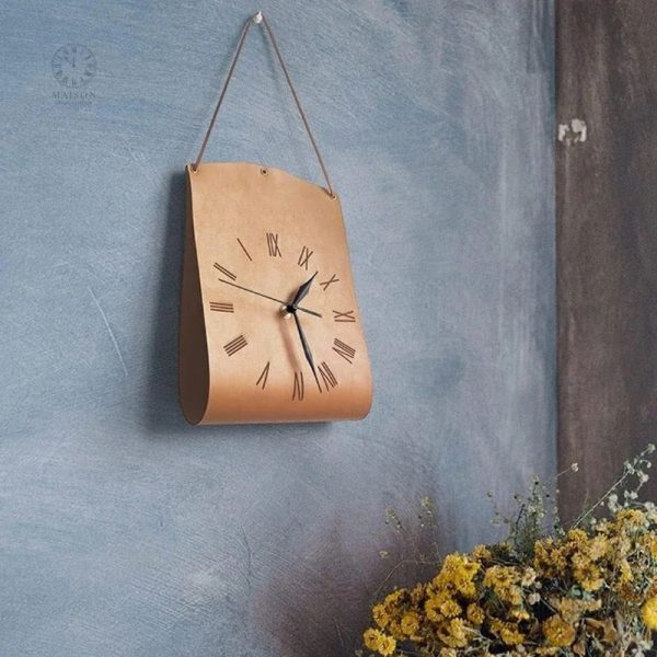 Horloge murale artistique à l'esthétique moderne