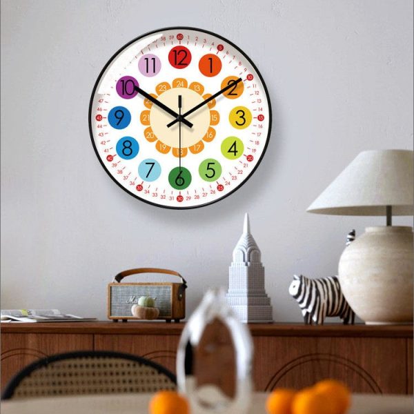 Horloge amusante pour aider les enfants à lire l'heure