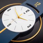 Horloge murale haut de gamme avec finition soignée