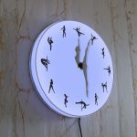 Accessoire décoratif : horloge inspirée du pole dance