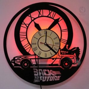 Horloge noire inspirée de Retour Vers Le Futur