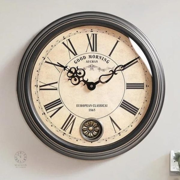 Horloge rétro chic avec cadran à chiffres romains