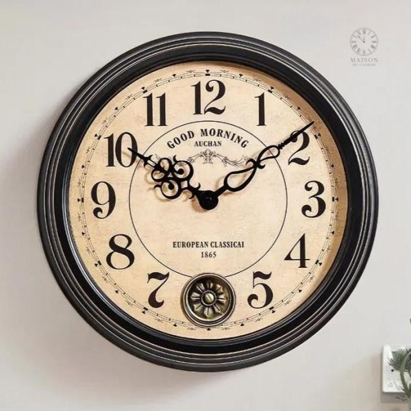 Horloge murale rétro au charme intemporel avec chiffres romains