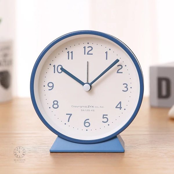 Horloge avec affichage lumineux et ergonomique