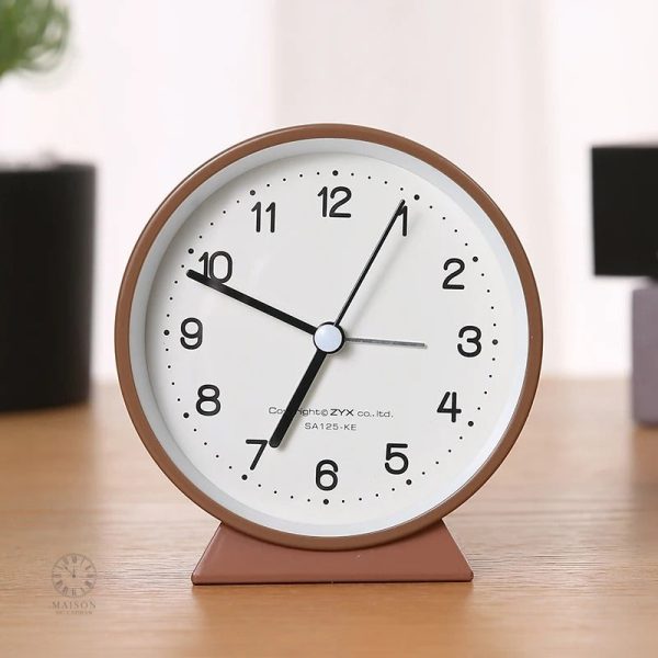 Réveil au style minimaliste et fonctionnel
